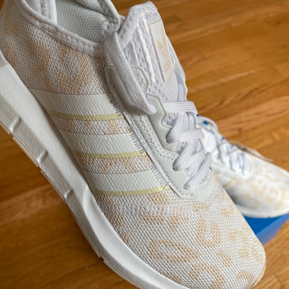 Adidas Swift Run X Halo  Ivory White Women’s Shoes - Picture 7 of 7